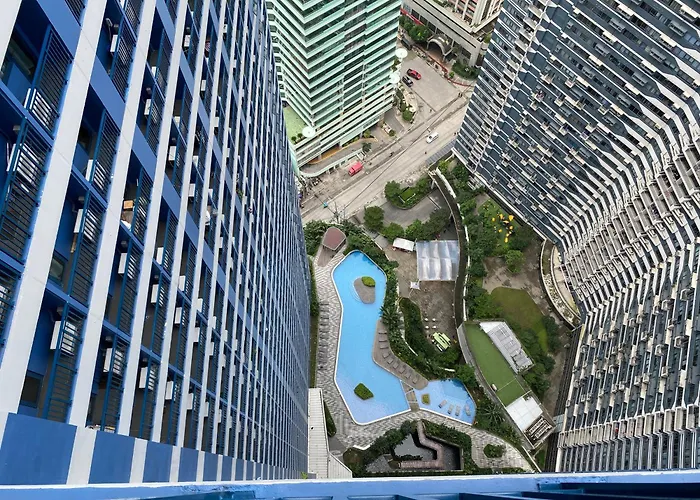 Air Makati Sophisticated Living 300 Mbps * Manila
